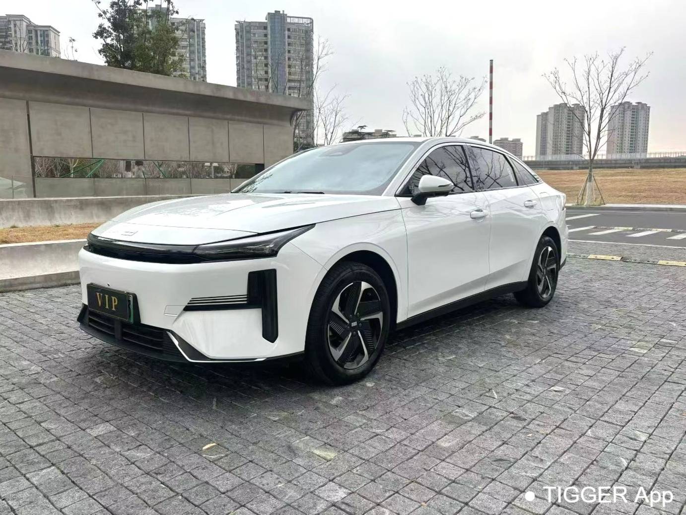 GALAXY 2025 L6 EM-i 1.5 140km Exploration+Edition Automatic Transmission