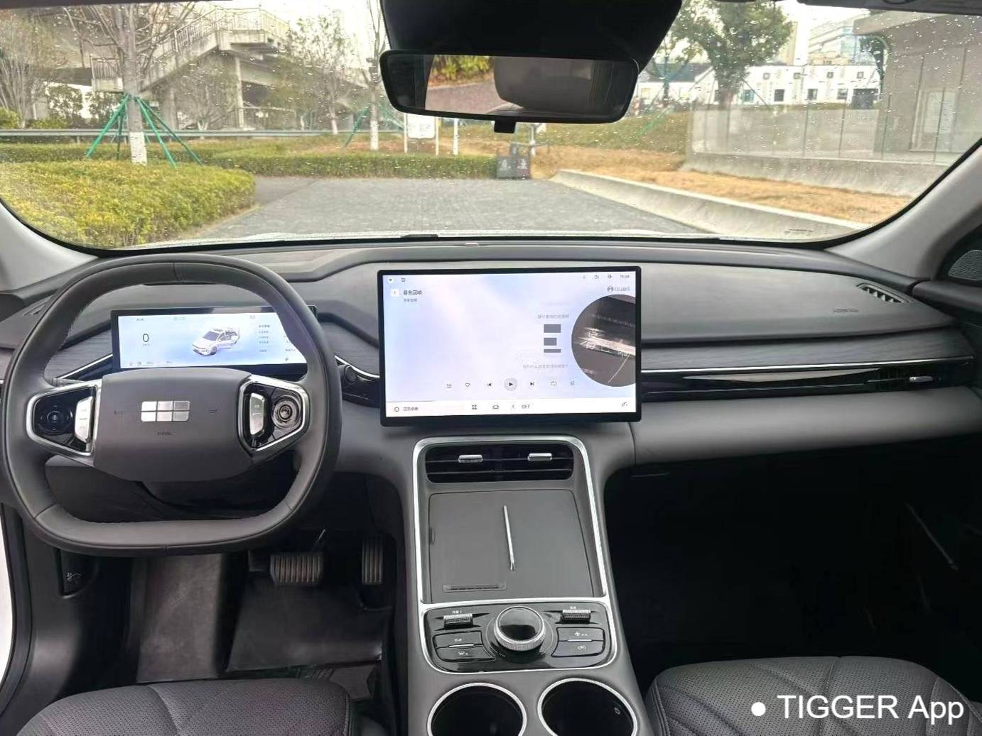 GALAXY 2025 L6 EM-i 1.5 140km Exploration+Edition Automatic Transmission