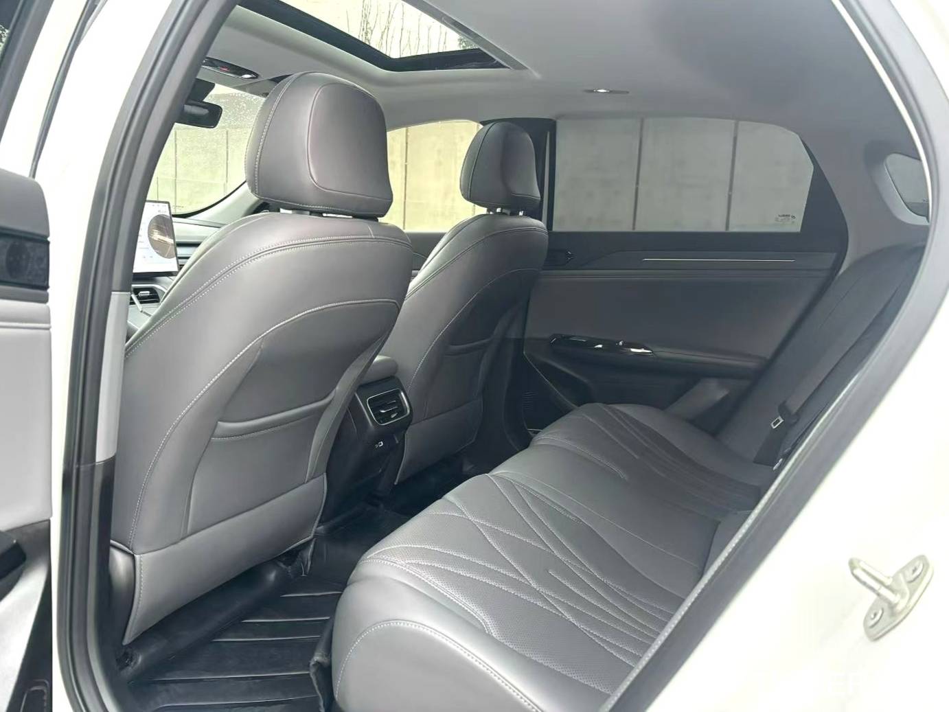 GALAXY 2025 L6 EM-i 1.5 140km Exploration+Edition Automatic Transmission