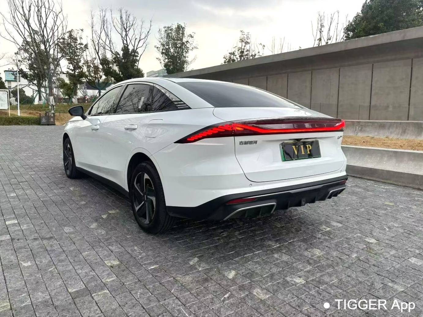 GALAXY 2025 L6 EM-i 1.5 140km Exploration+Edition Automatic Transmission