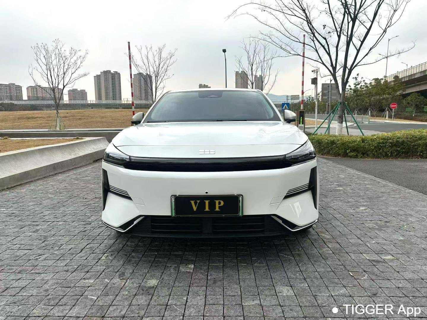 GALAXY 2025 L6 EM-i 1.5 140km Exploration+Edition Automatic Transmission