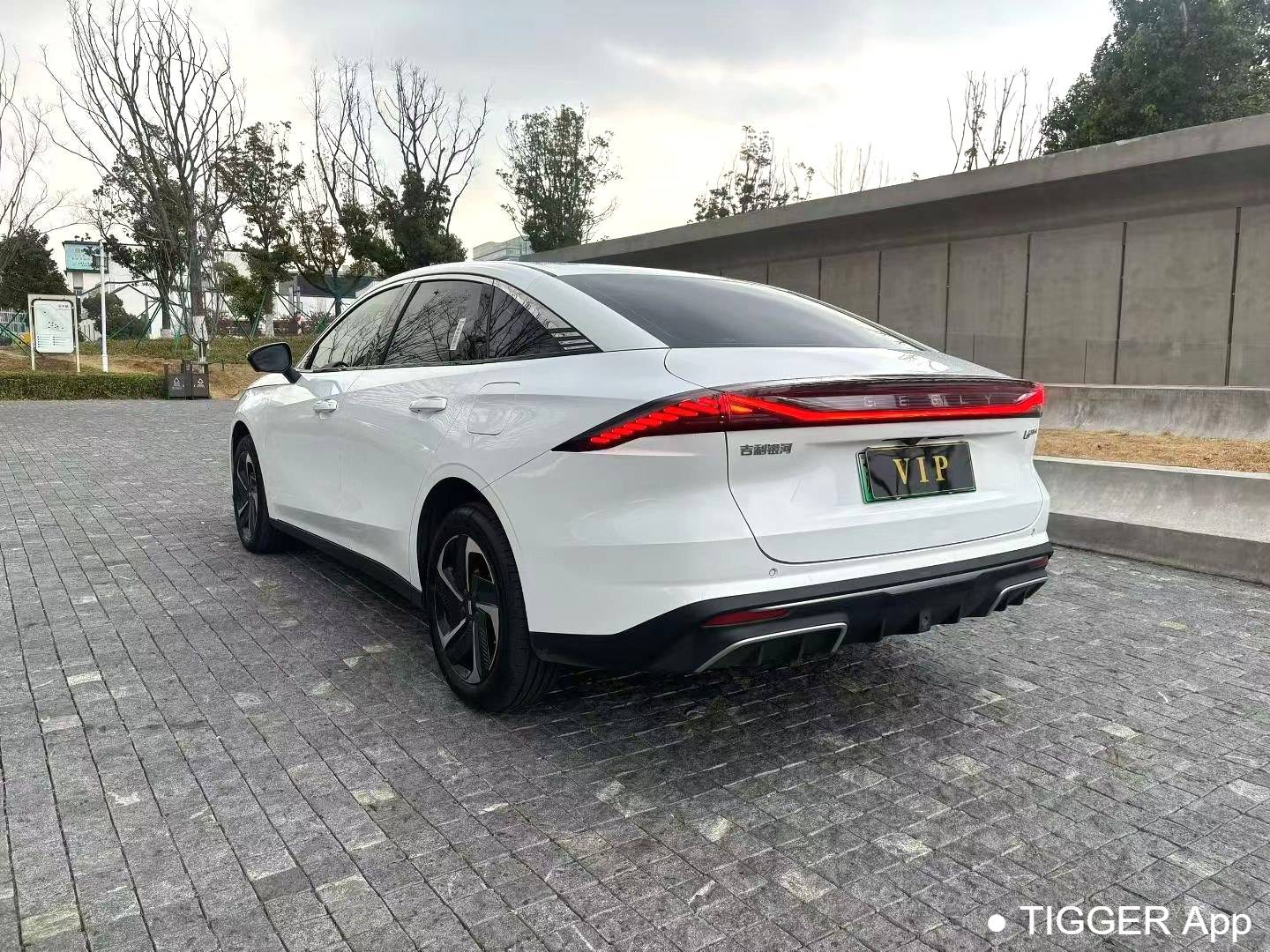 GALAXY 2025 L6 EM-i 1.5 140km Exploration+Edition Automatic Transmission