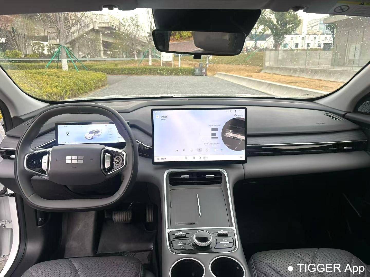 GALAXY 2025 L6 EM-i 1.5 140km Exploration+Edition Automatic Transmission