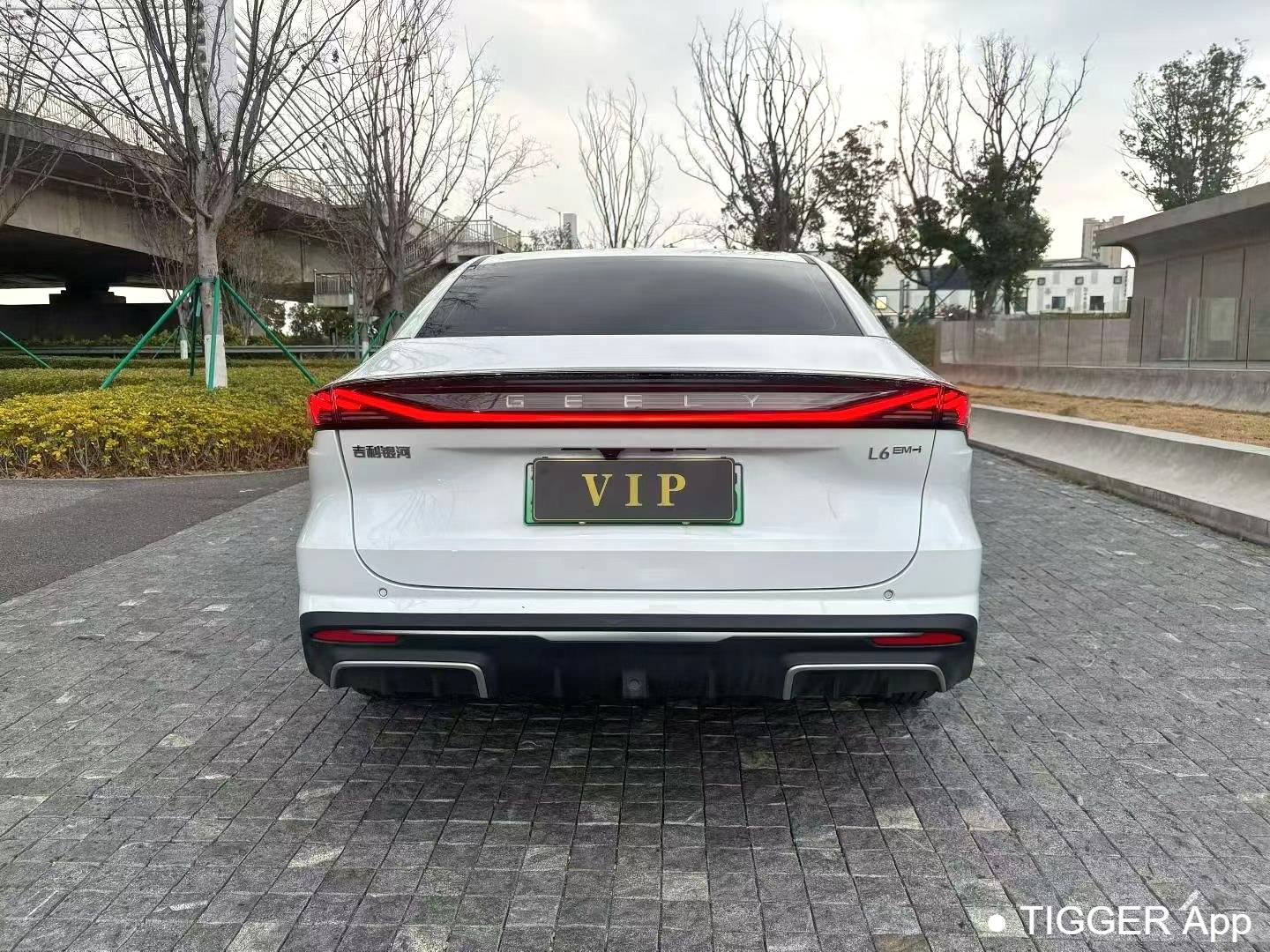 GALAXY 2025 L6 EM-i 1.5 140km Exploration+Edition Automatic Transmission