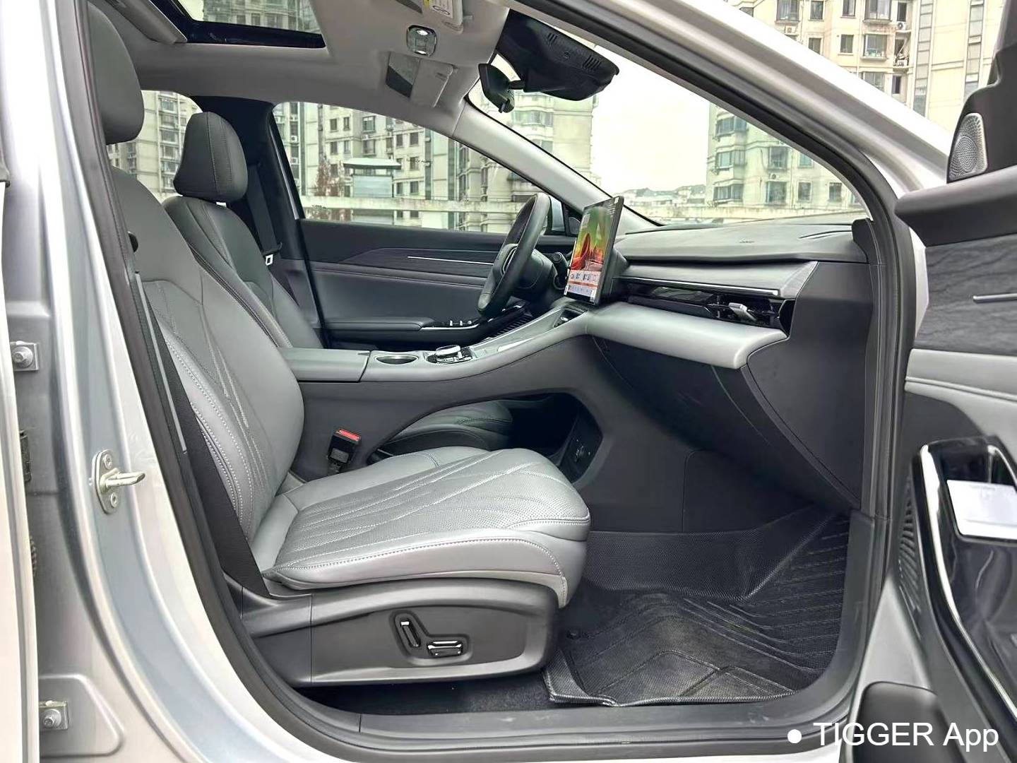 GALAXY 2025 L6 EM-i 1.5 140km Starship Edition Automatic Transmission