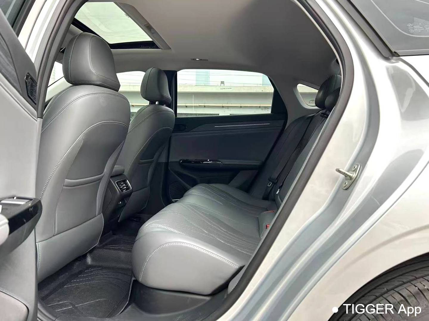 GALAXY 2025 L6 EM-i 1.5 140km Starship Edition Automatic Transmission