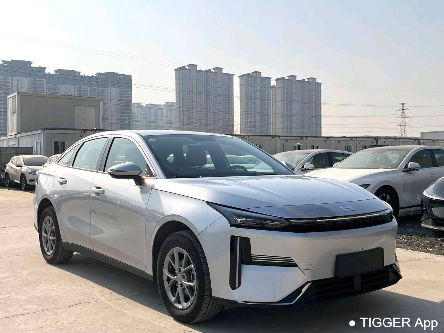 GALAXY 2025 L6 EM-i 1.5 60km Launch Edition Automatic Transmission