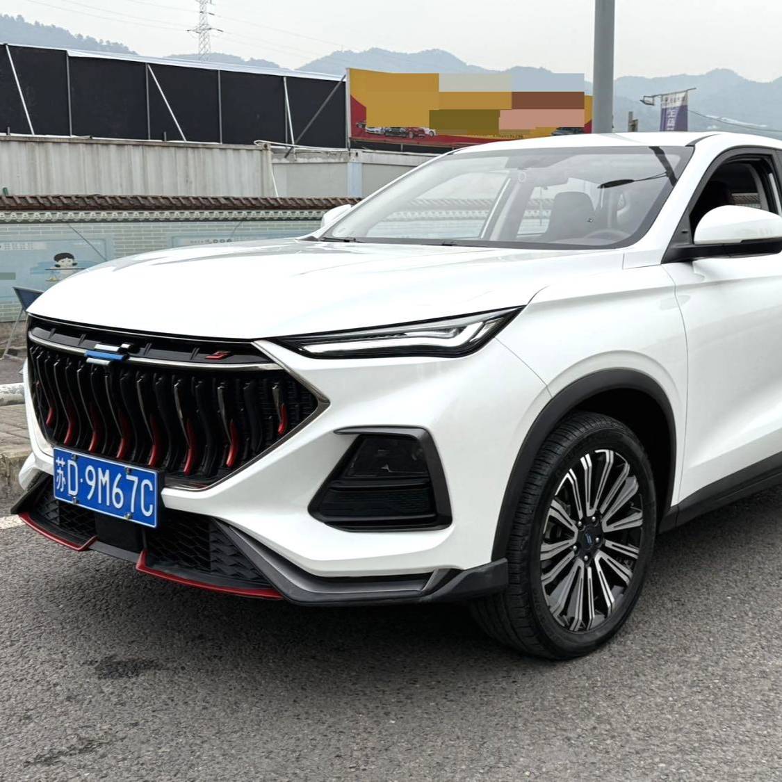 OSHAN 2023 X5 1.5T Cheap version Exclusive automatic transmission سيارة مستعملة