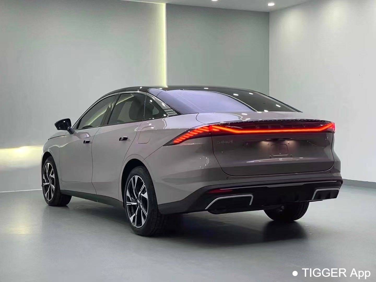 GALAXY 2024 L6 1.5T 125km Creative Edition Automatic Transmission