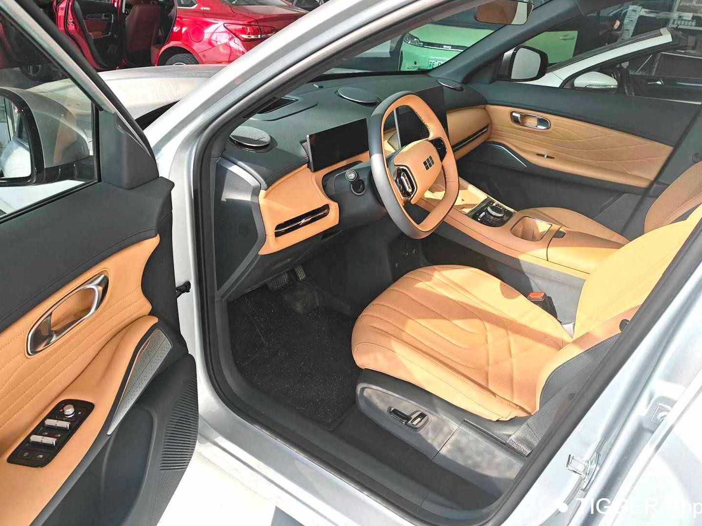 GALAXY 2025  ‌Starray 7 EM-i 1.5 120km Voyage+Automatic Transmission Edition