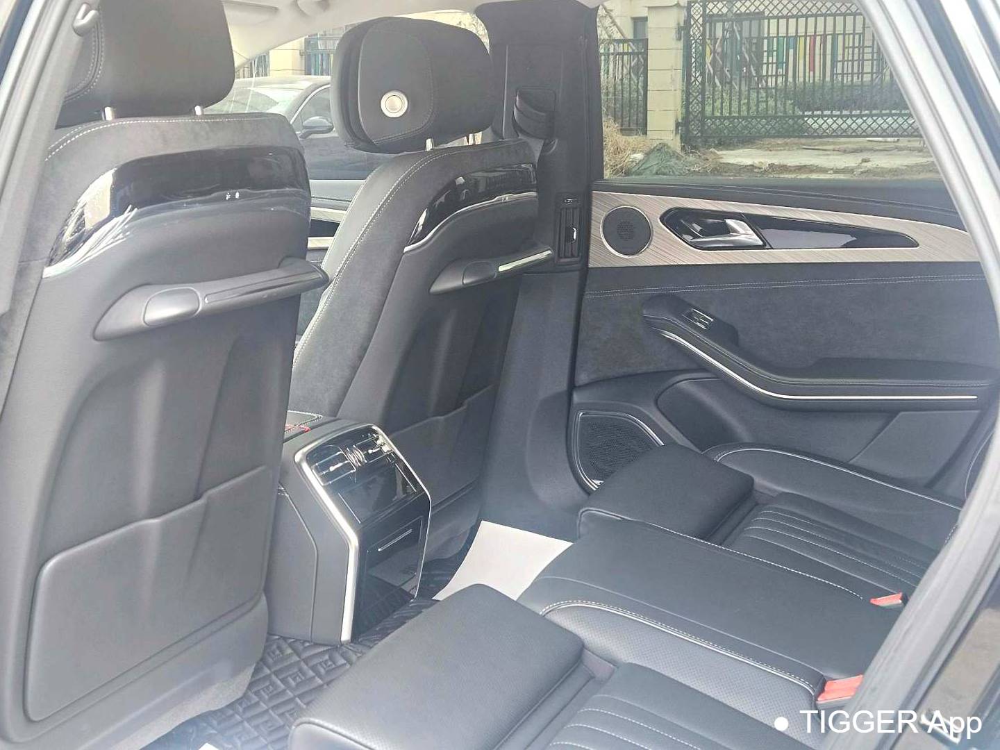 Hong Qi 2024 H9 2.5T Special Official Edition Automatic Transmission