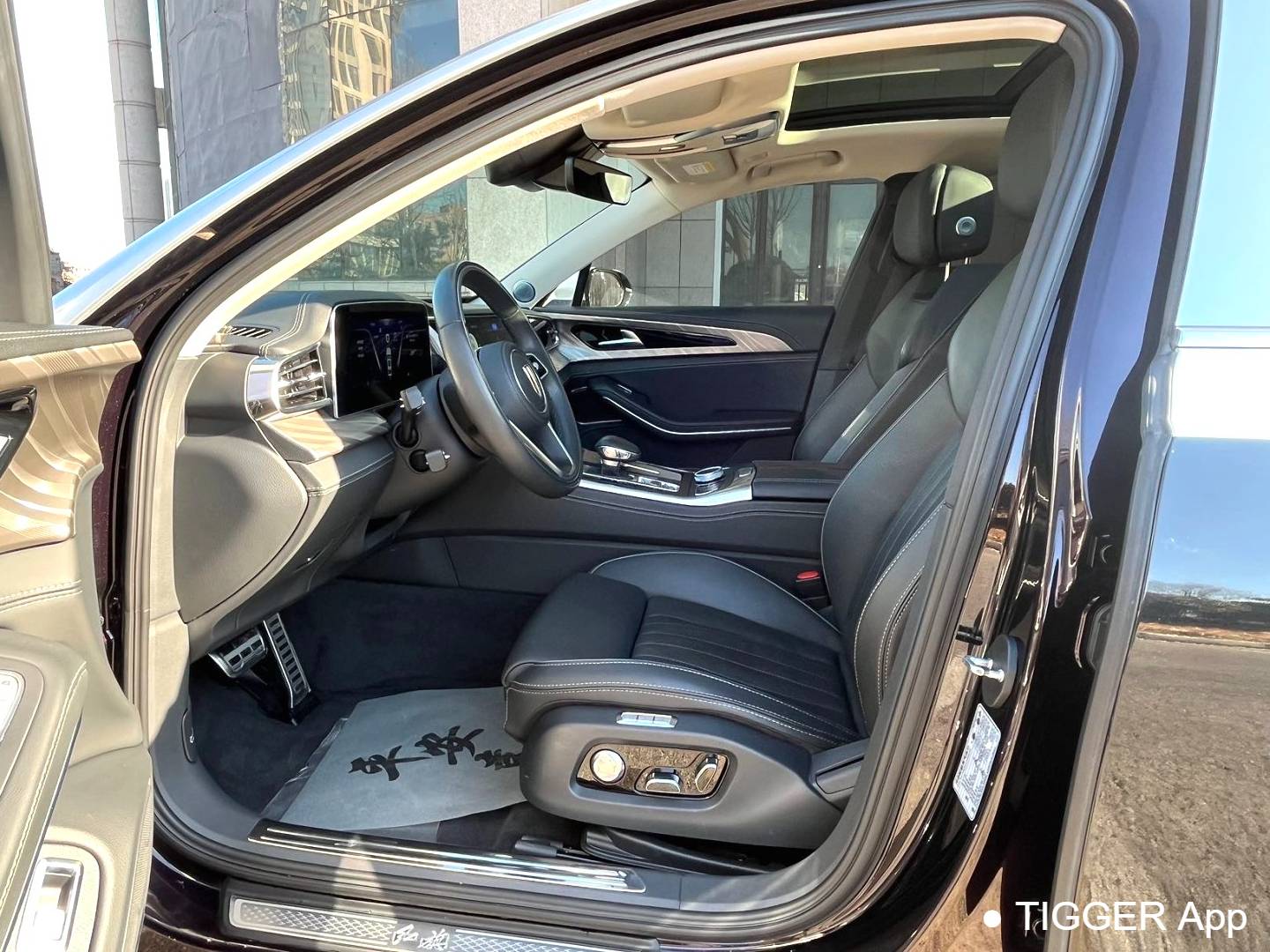 Hong Qi  2023 H9 48V 2.0T Intelligent Connection Flag Enjoyment Edition Automatic Transmission