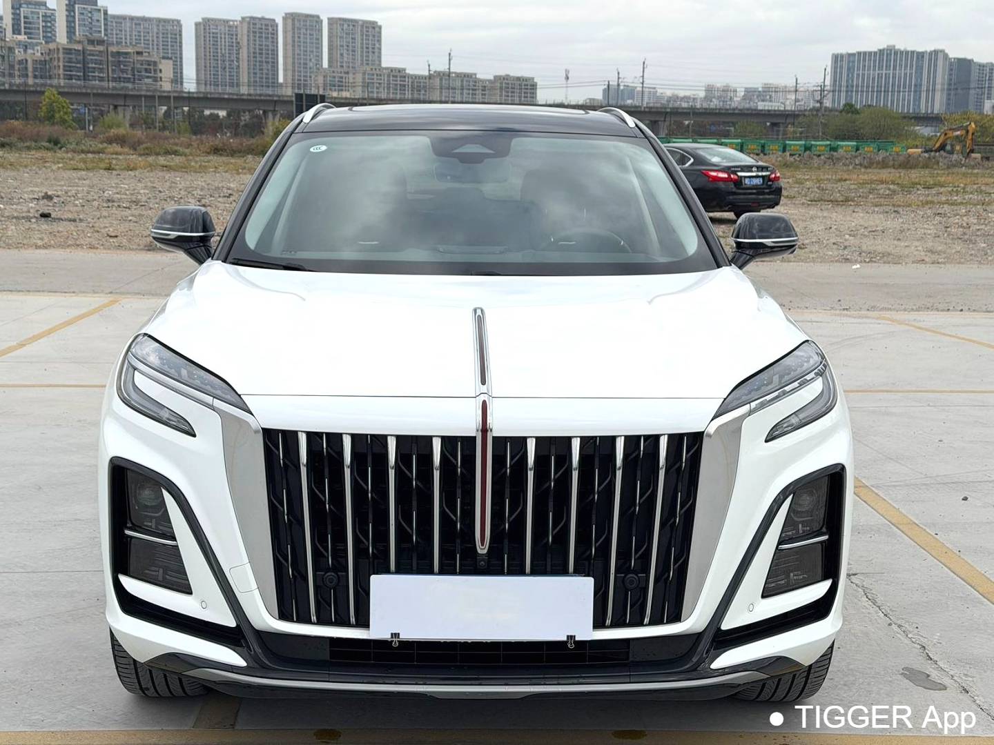 Hong Qi 2023 HS3 2.0T four-wheel drive with automatic transmission