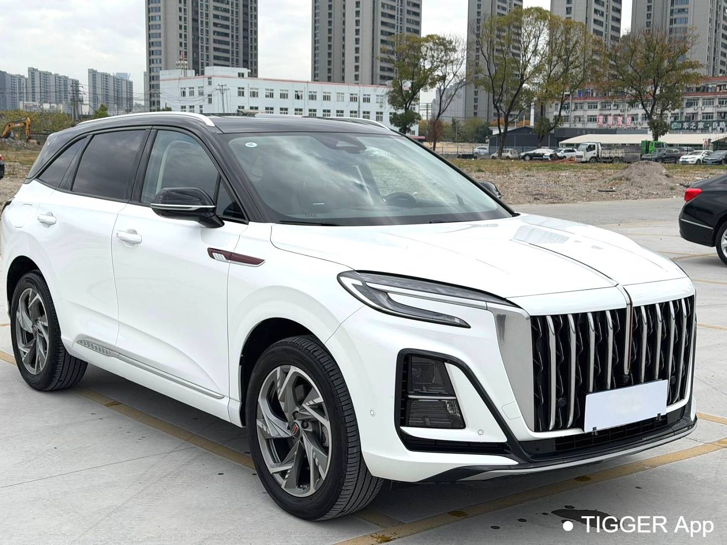 Hong Qi 2023 HS3 2.0T four-wheel drive with automatic transmission