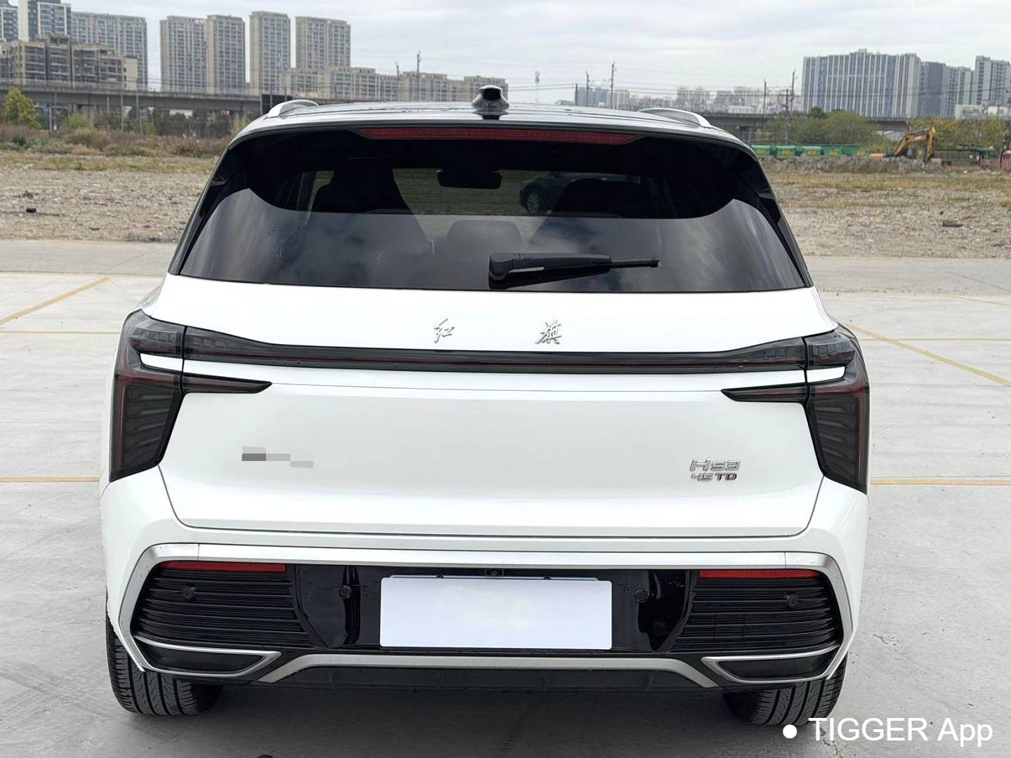 Hong Qi 2023 HS3 2.0T four-wheel drive with automatic transmission