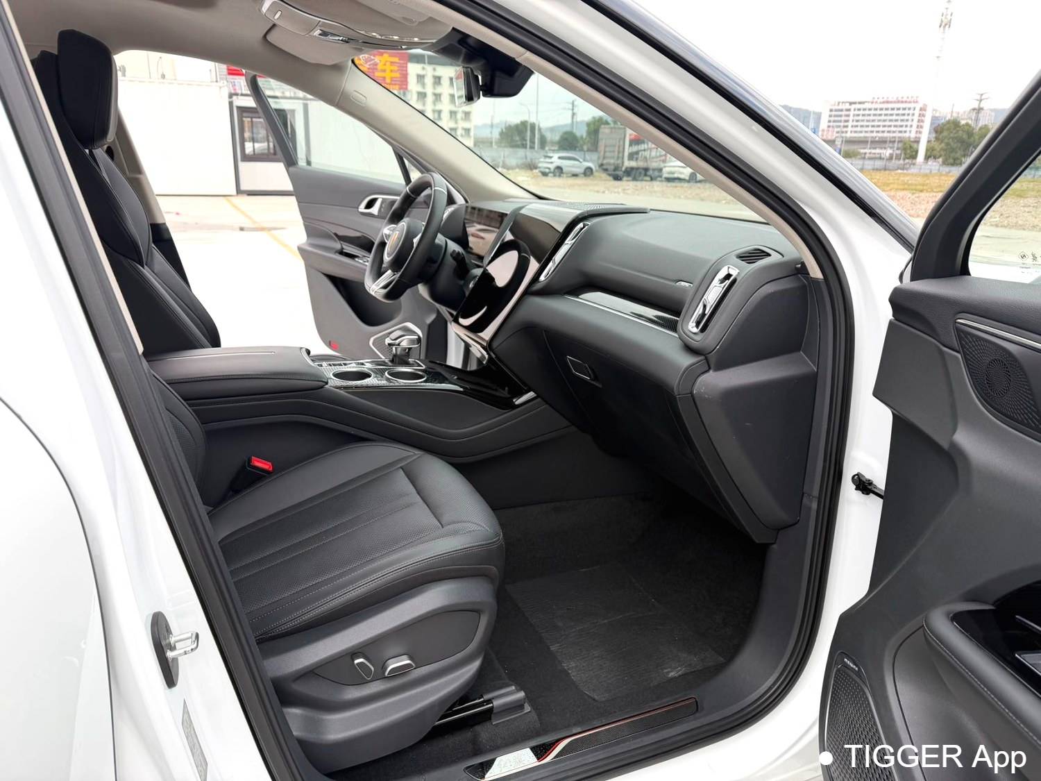 used Hong Qi 2023 HS3 2.0T four-wheel drive with automatic transmission