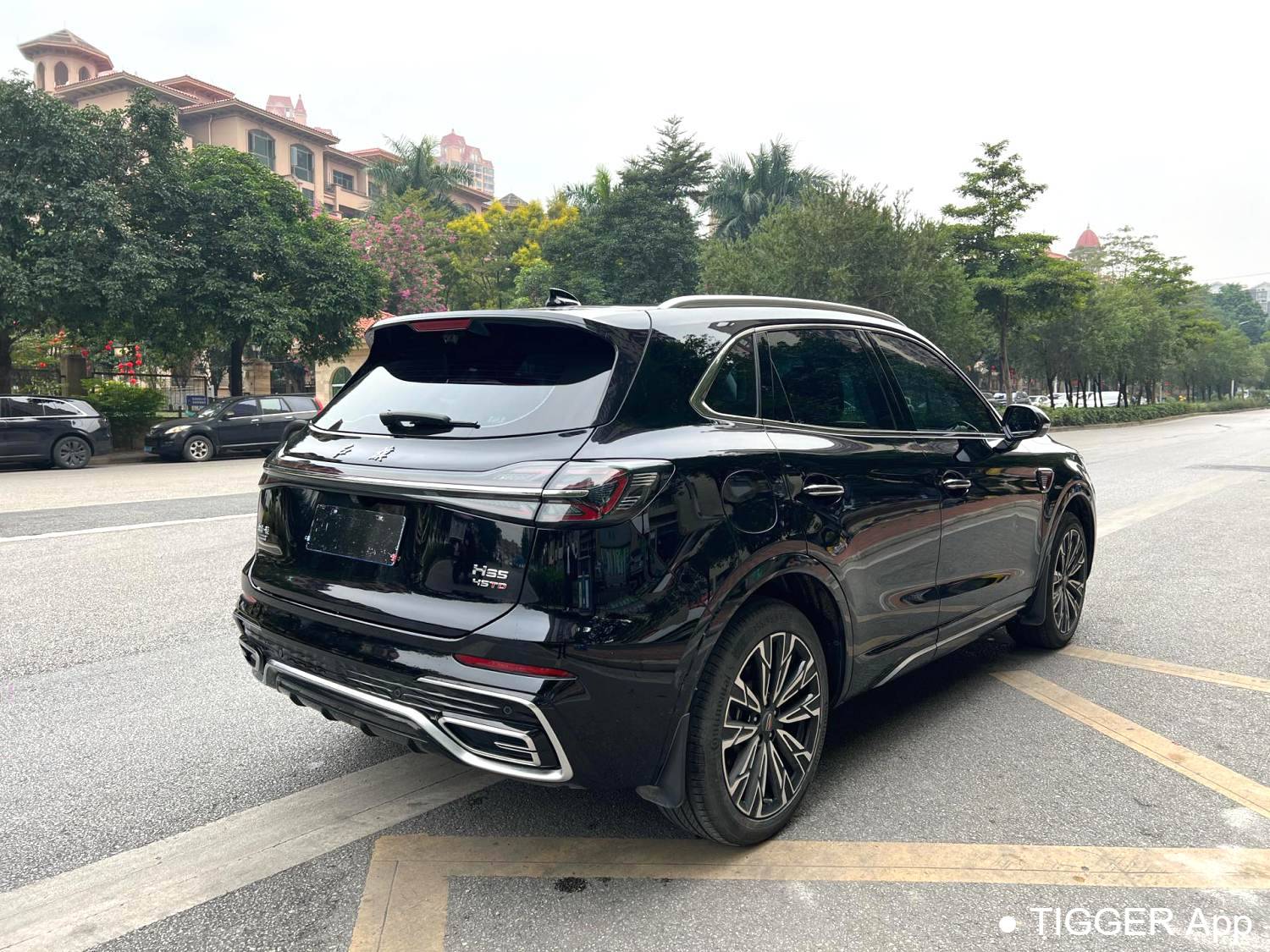 مستعمل Hong Qi 2023 HS5 2.0T 4WD Flag Enjoy Pro Edition Automatic