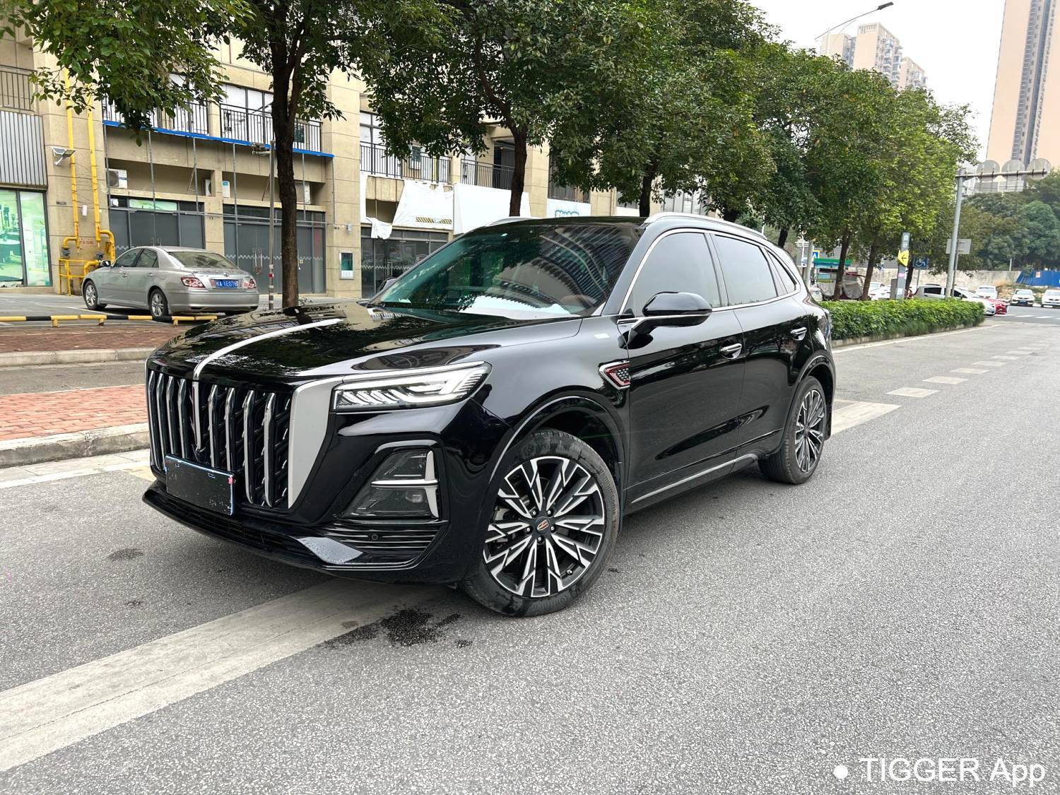 مستعمل Hong Qi 2023 HS5 2.0T 4WD Flag Enjoy Pro Edition Automatic