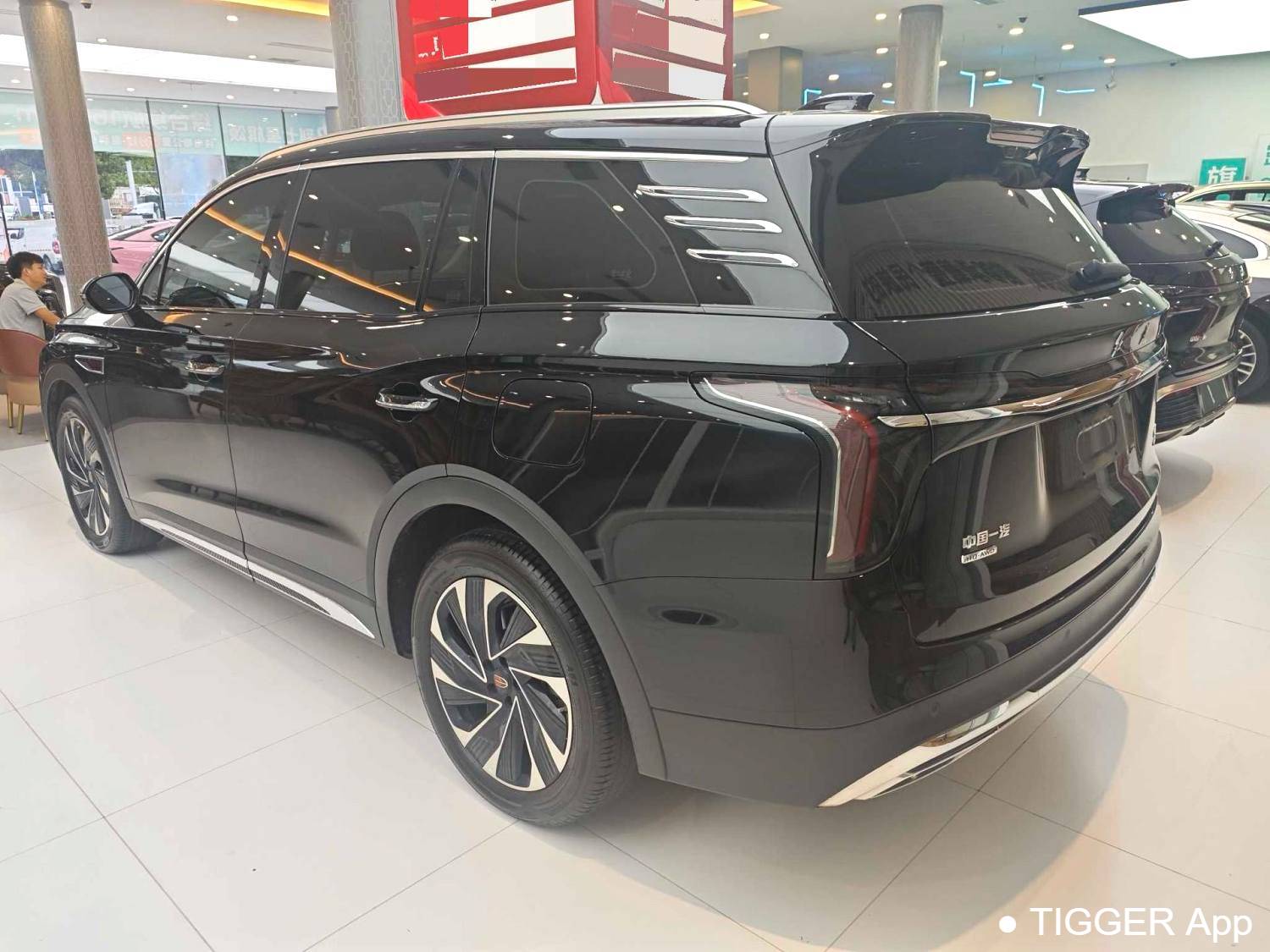 used Hong Qi  2024 HS7 PHEV 2.0T four-wheel drive Qichang Edition 6-seater automatic transmission