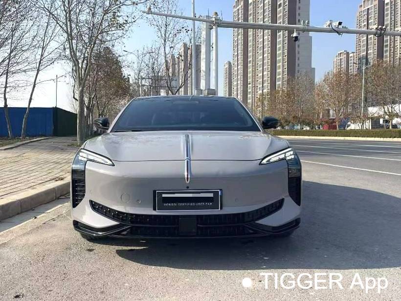 Hong Qi 2025 EH7 640 4WD Intelligent Selection Automatic Transmission