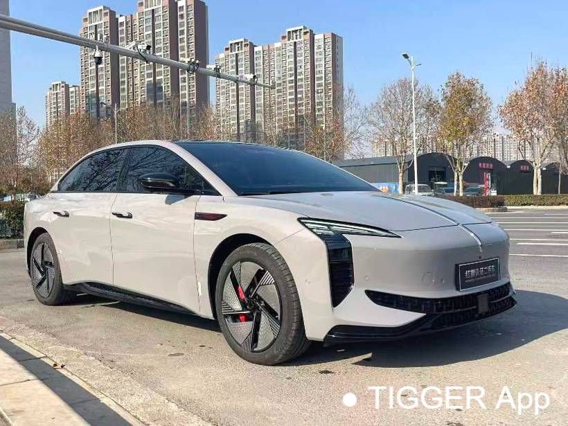 Hong Qi 2025 EH7 640 4WD Intelligent Selection Automatic Transmission