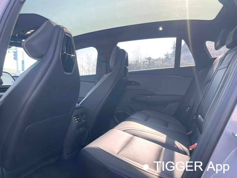 Hong Qi 2025 EH7 640 4WD Intelligent Selection Automatic Transmission