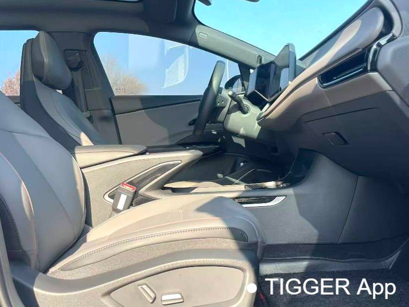 Hong Qi 2025 EH7 640 4WD Intelligent Selection Automatic Transmission