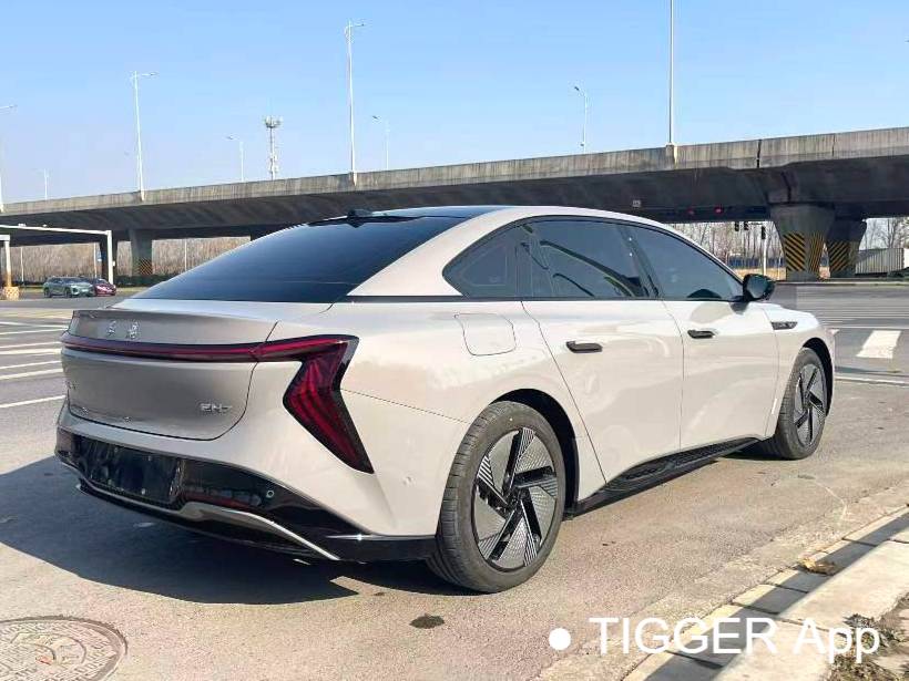 Hong Qi 2025 EH7 640 4WD Intelligent Selection Automatic Transmission