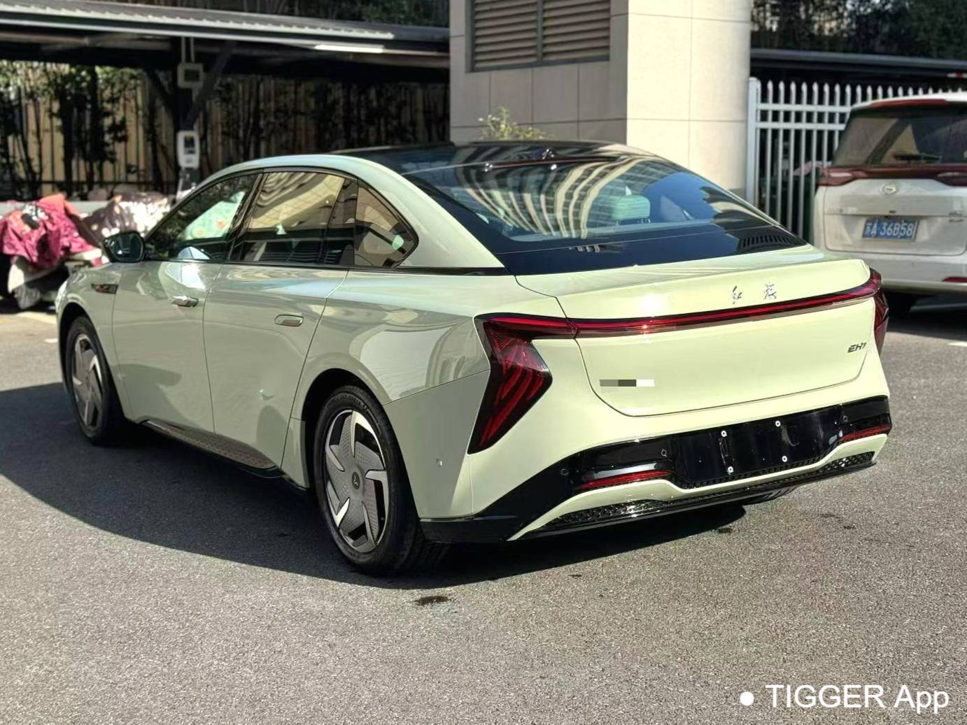 Hong Qi  2025 EH7 690 Intelligent Selection Automatic Transmission