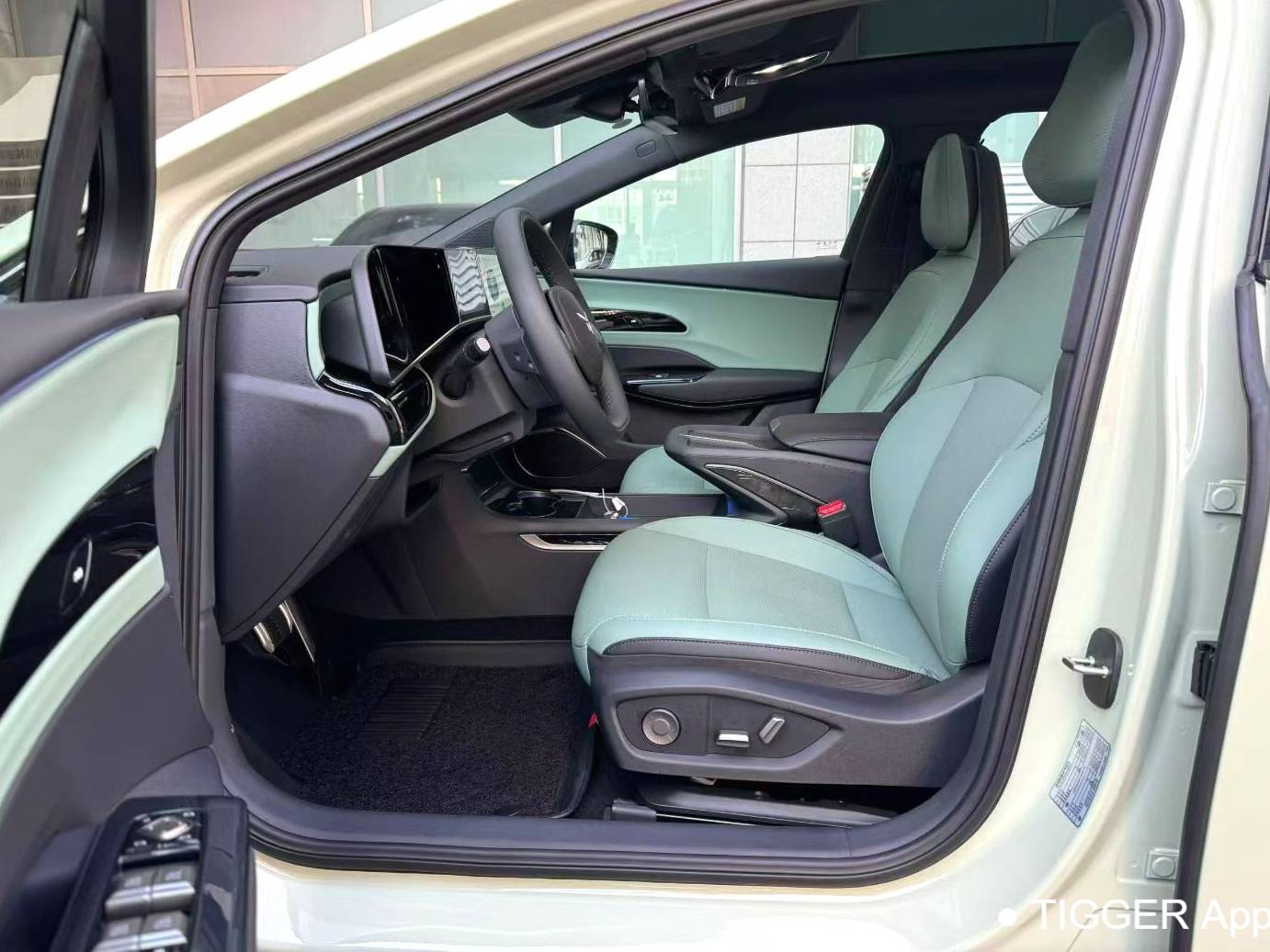 Hong Qi  2025 EH7 690 Intelligent Selection Automatic Transmission