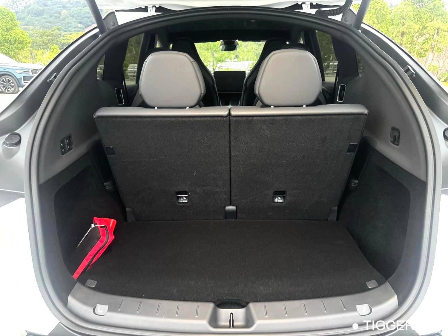 TESLA 2025 Model Y Long Range All Wheel Drive Automatic Transmission