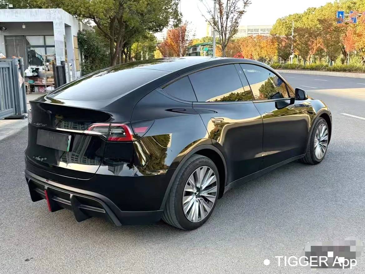 TESLA 2023 Model Y with rear wheel drive automatic transmission
