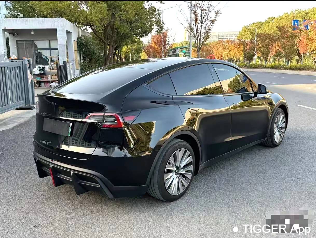 TESLA 2023 Model Y with rear wheel drive automatic transmission
