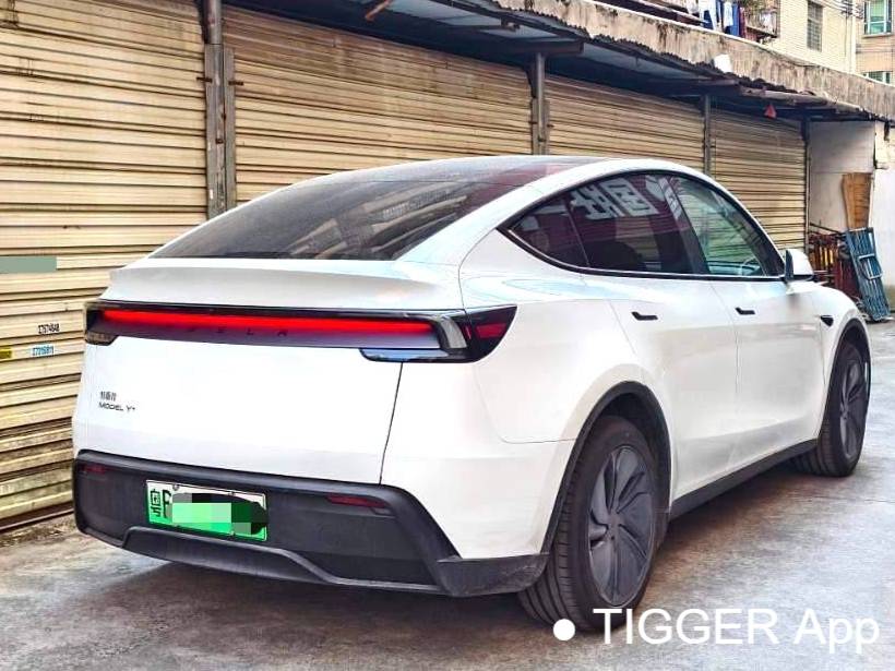 TESLA  2026 Model Y Long Range Rear Wheel Drive Automatic Transmission