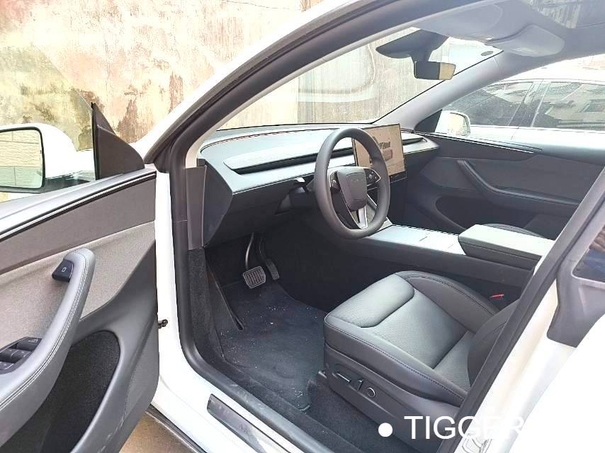 TESLA  2026 Model Y Long Range Rear Wheel Drive Automatic Transmission