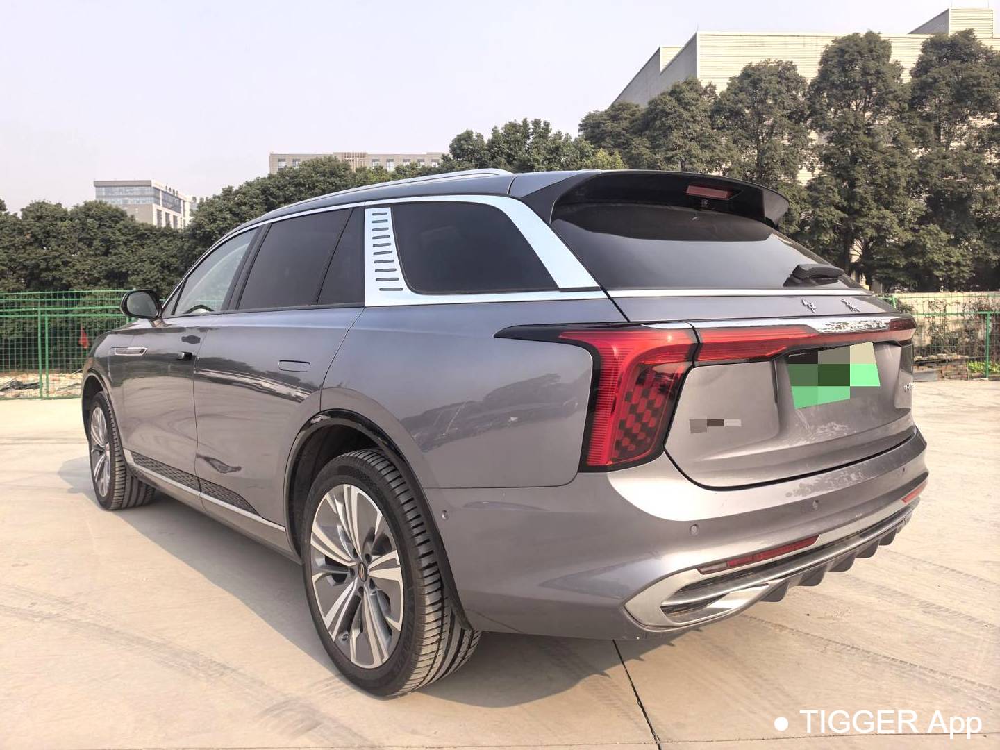 Hong Qi  2022 E-HS9 660km Qichang Edition 6-seater automatic transmission