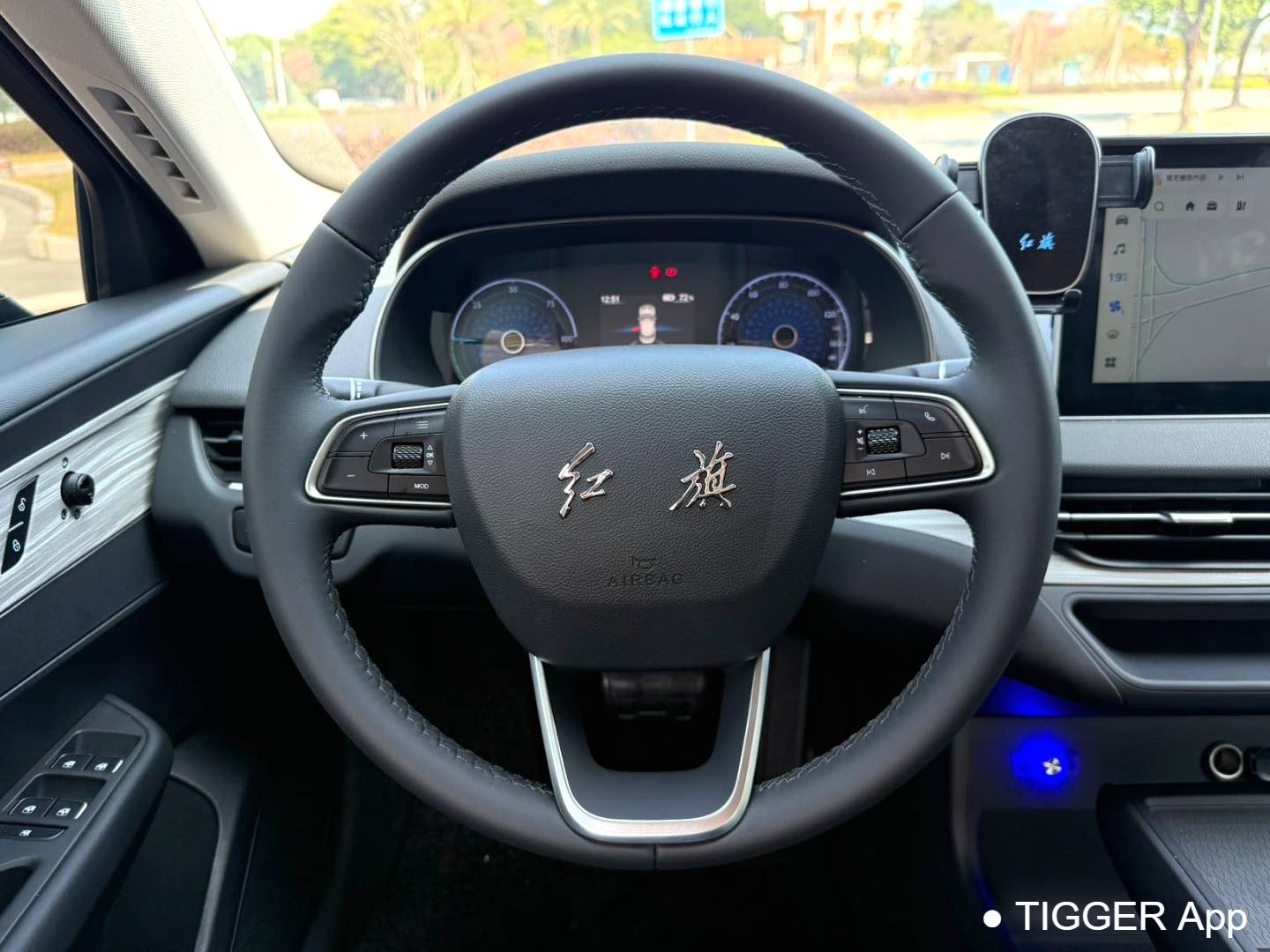 Hong Qi 2025 E-QM5 500km Mobility Edition Automatic Transmission