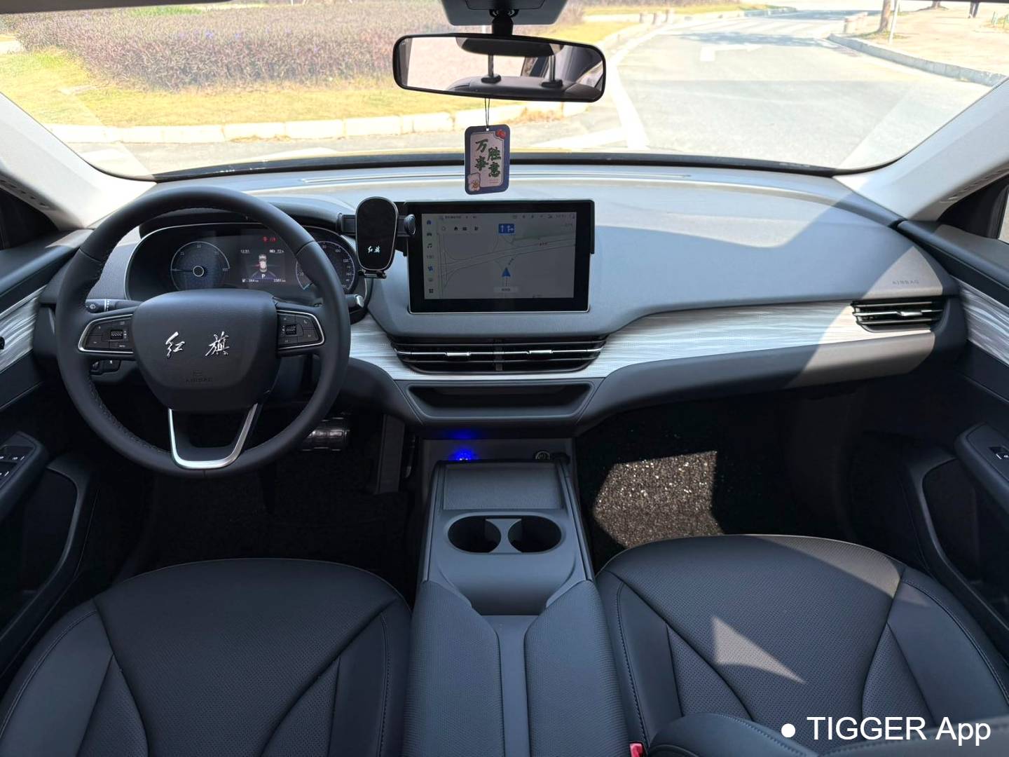 Hong Qi 2025 E-QM5 500km Mobility Edition Automatic Transmission