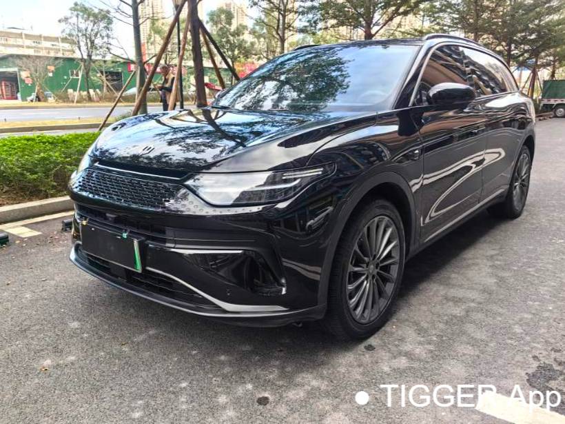 LEAP 2024 C11 300 Premium Edition Automatic Transmission