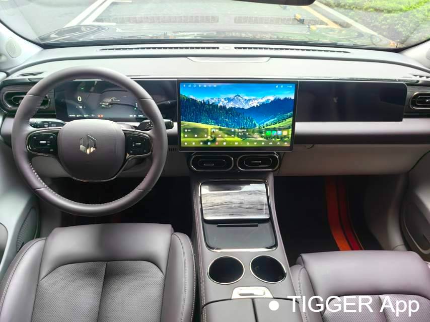 LEAP 2024 C11 300 Premium Edition Automatic Transmission