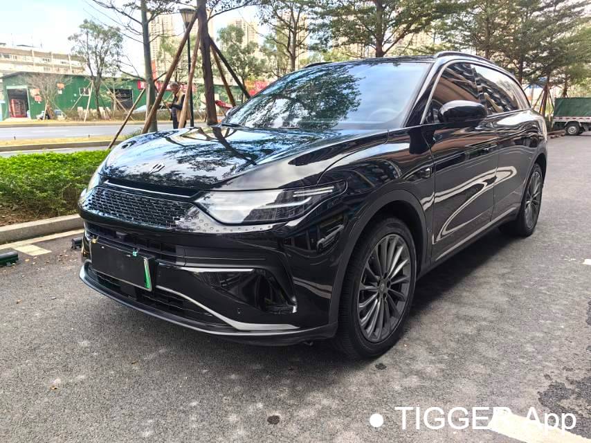 LEAP 2024 C11 300 Premium Edition Automatic Transmission