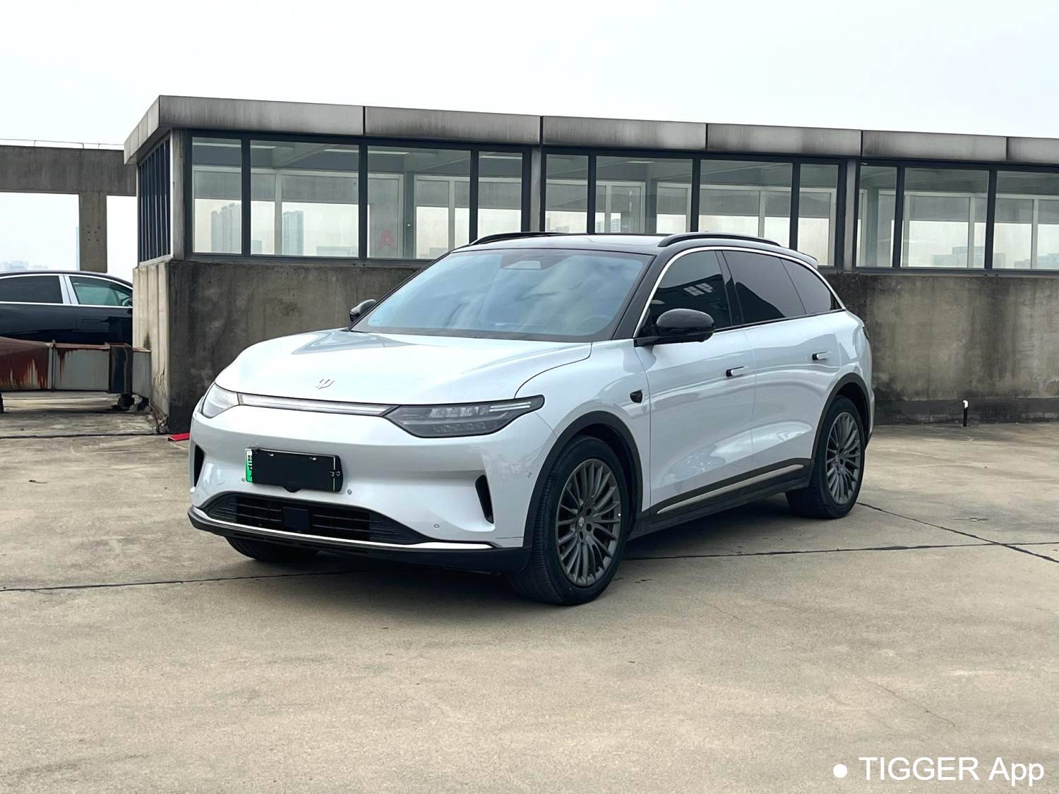 LEAP 2024 C11 580 Premium Edition Automatic Transmission