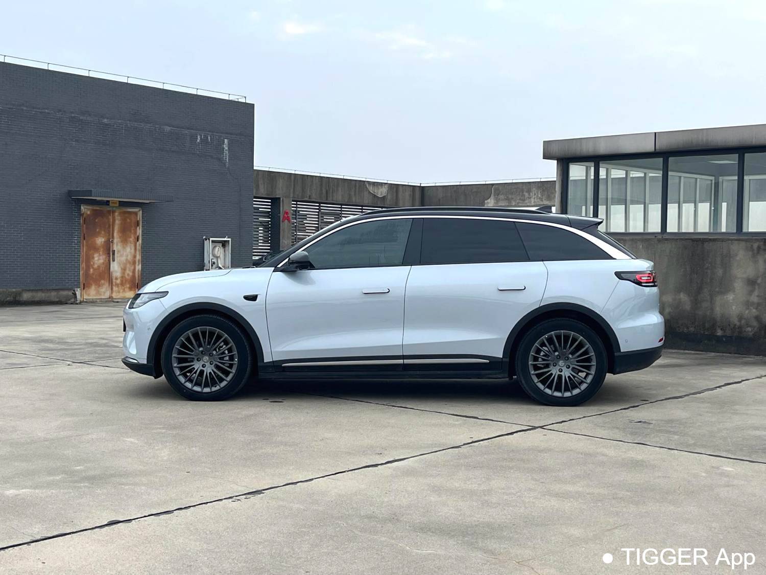 LEAP 2024 C11 580 Premium Edition Automatic Transmission