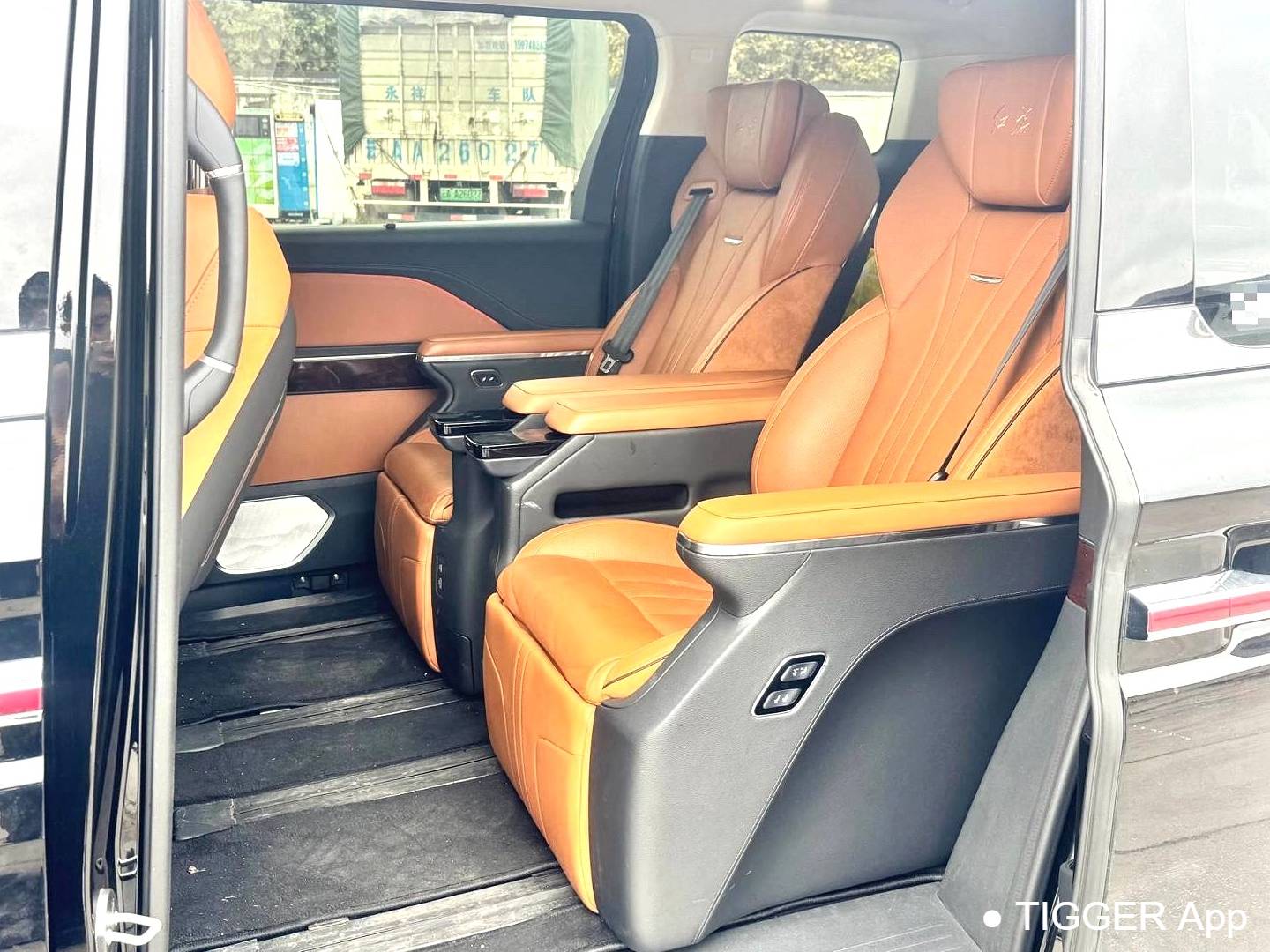 Hong Qi 2023 HQ9 48V 2.0T Intelligent Connection Flag Leading Edition Automatic Transmission