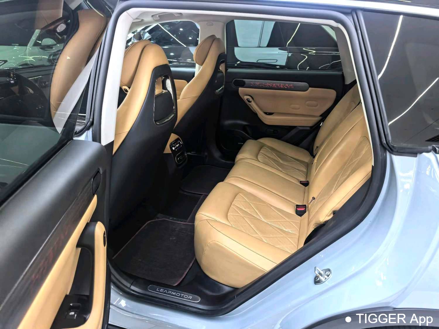 LEAP 2024 C11 580 Premium Edition Automatic Transmission