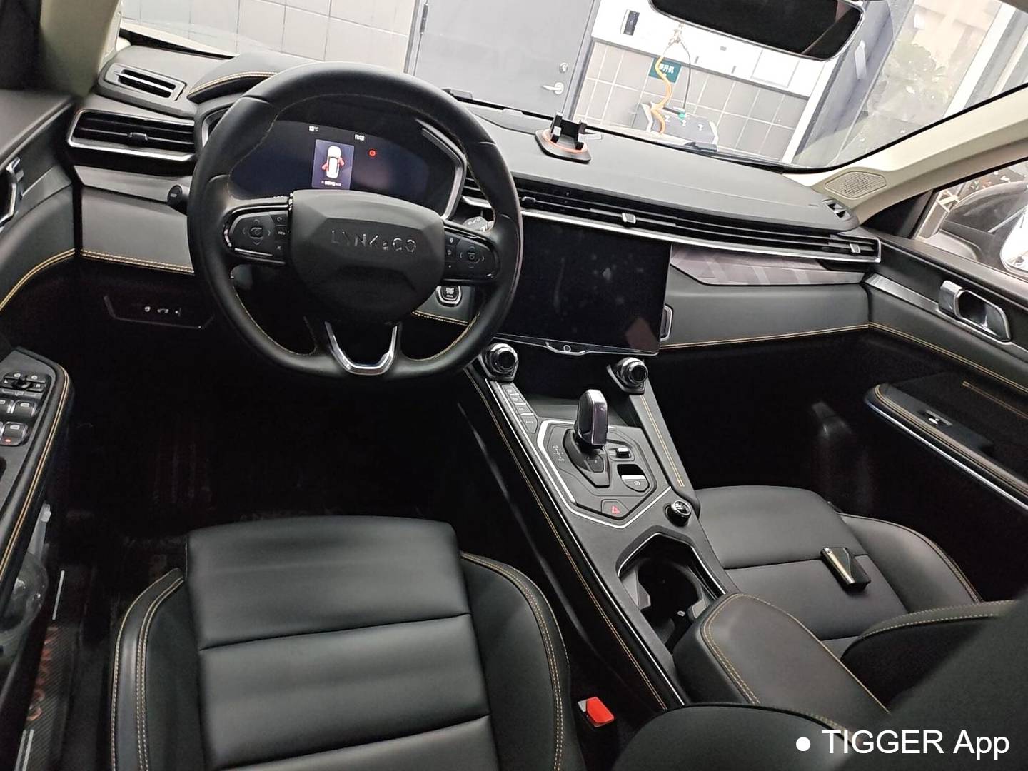 LYNK&CO 2024 LYNK&CO 01 2.0TD 2WD Global Automatic Transmission