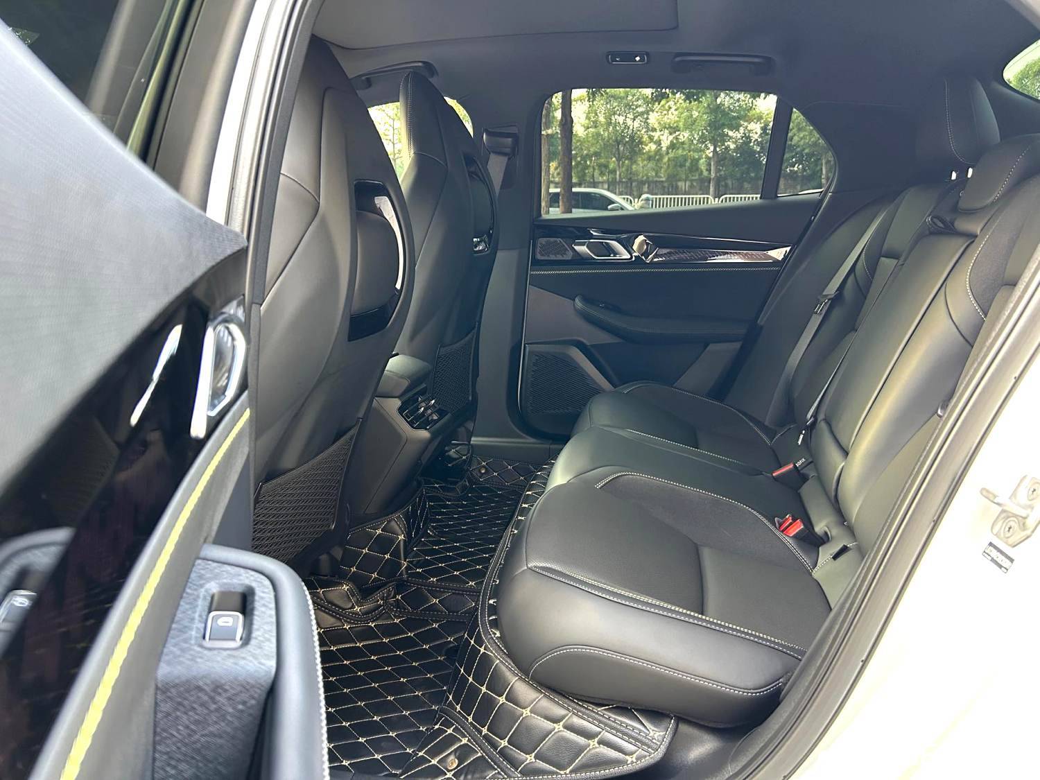 LYNK&CO 2023 LYNK&CO 03 EM-F 1.5T PM Automatic Transmission