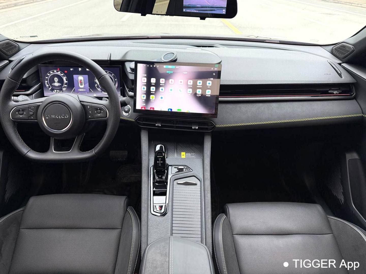 LYNK&CO 2023 LYNK&CO 03 1.5TD Power Pro Automatic Transmission