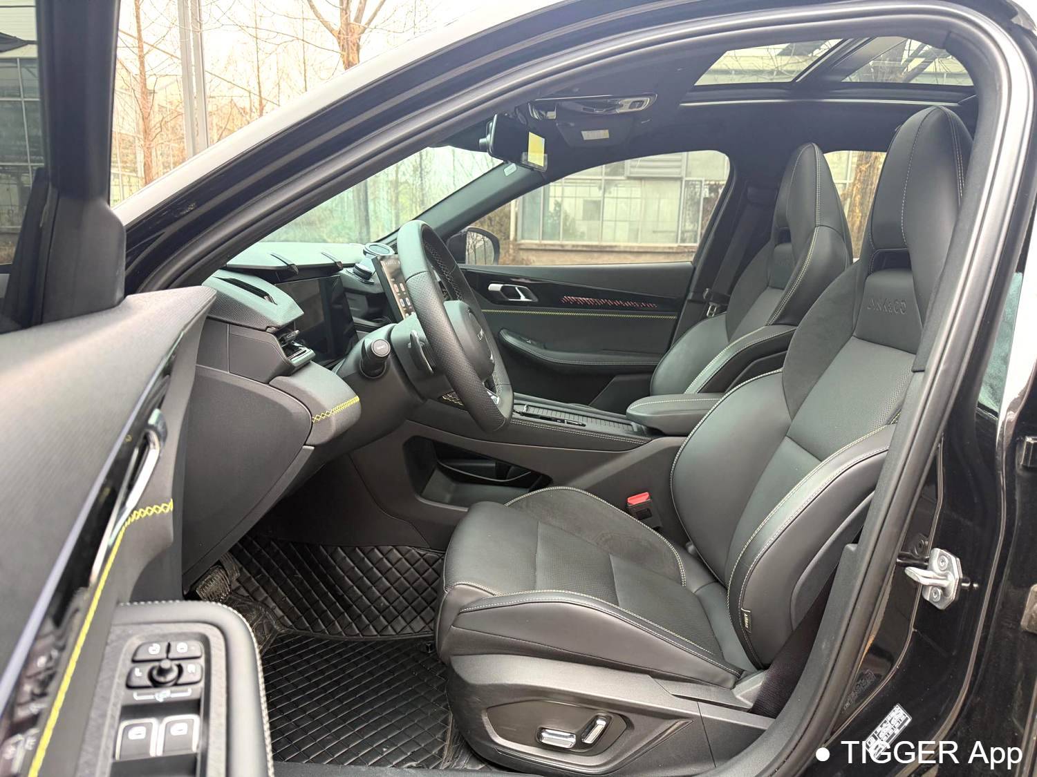 LYNK&CO 2023 LYNK&CO 03 1.5TD Power Pro Automatic Transmission