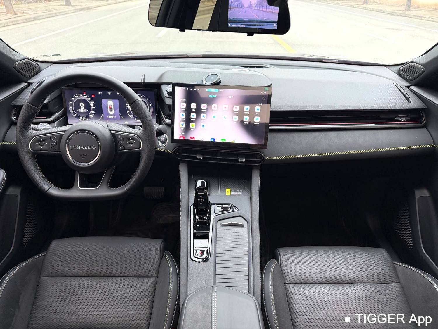 LYNK&CO 2023 LYNK&CO 03 1.5TD Power Pro Automatic Transmission